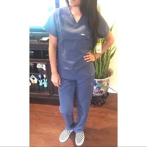 BRAND NEW FIGS SCRUB SET